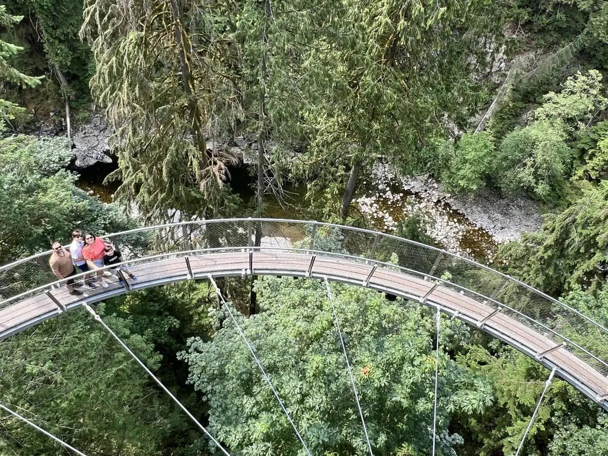 Cliffwalk del Capilano Suspension Bridge Park, North Shore de Vancouver