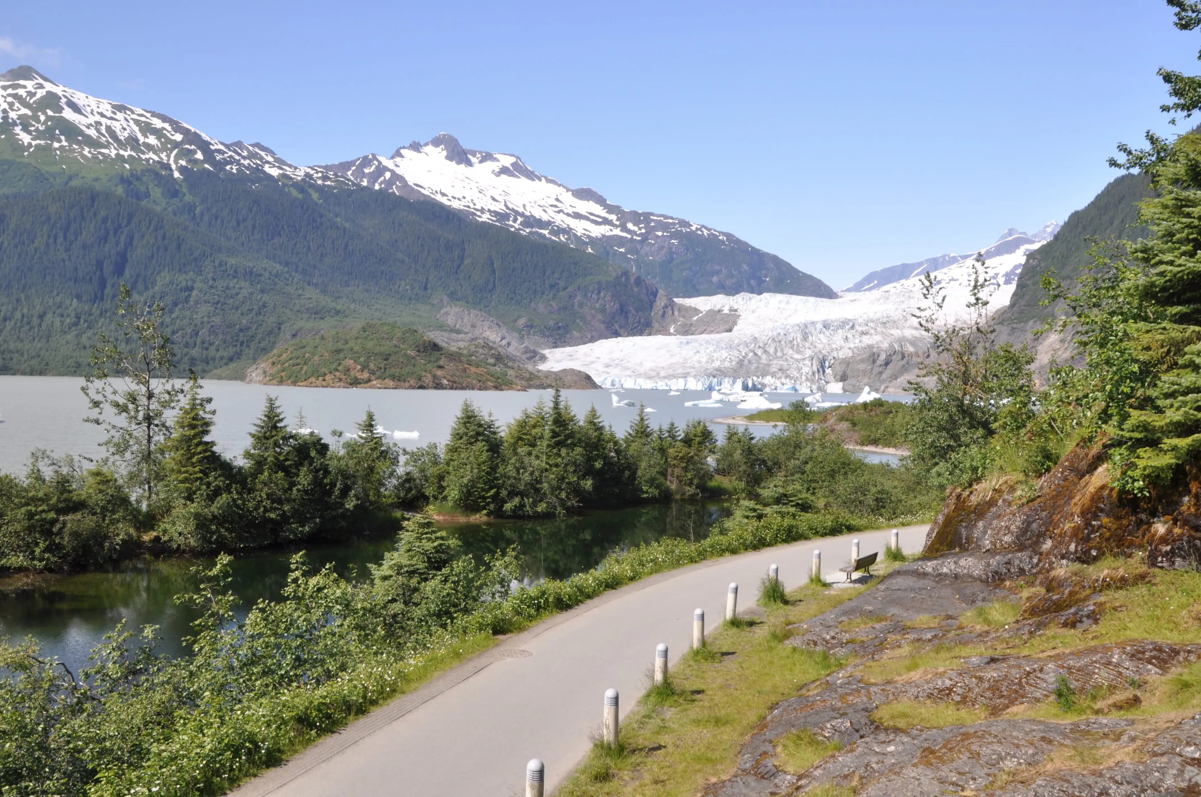 Paisaje de glaciar en Alaska, visto durante un crucero saliendo de Vancouver